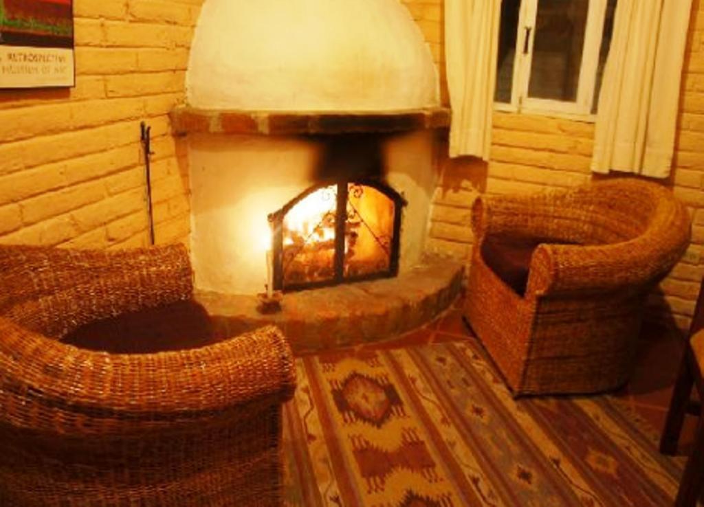 Las Palmeras Inn Отавало Екстериор снимка