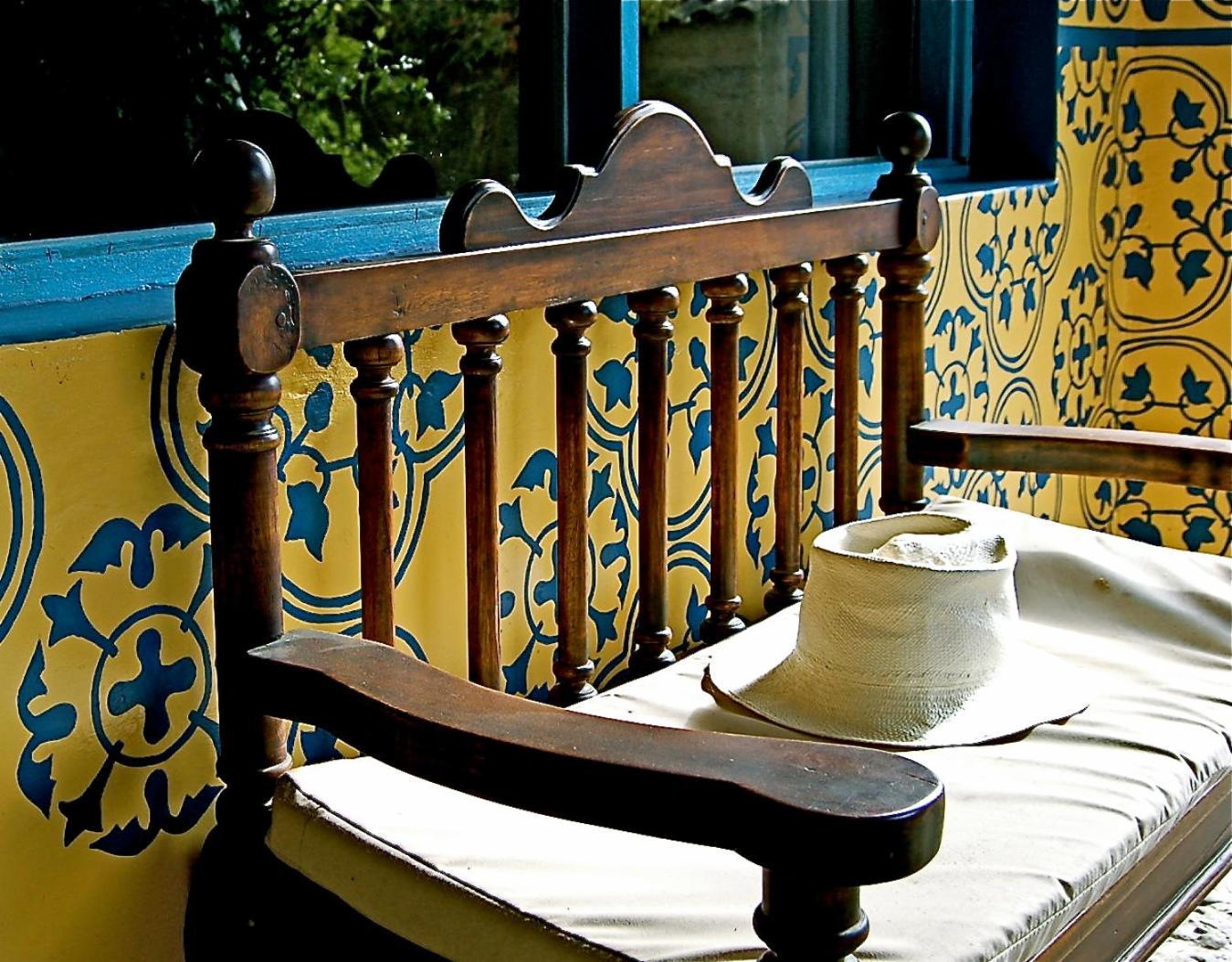 Las Palmeras Inn Отавало Екстериор снимка