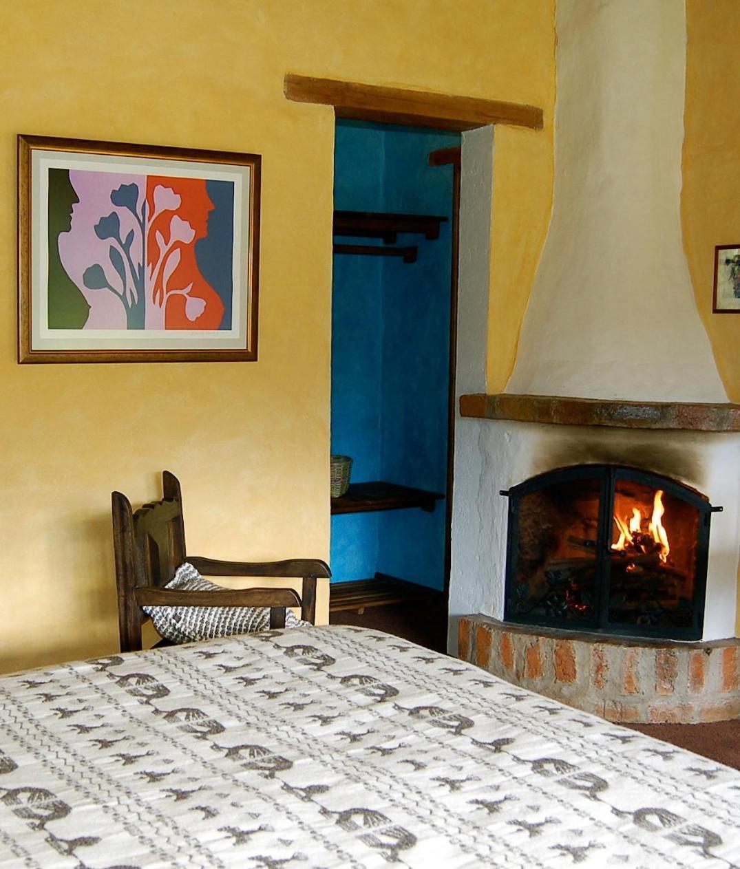 Las Palmeras Inn Отавало Екстериор снимка