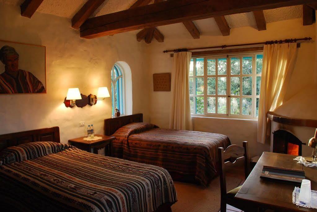 Las Palmeras Inn Отавало Екстериор снимка